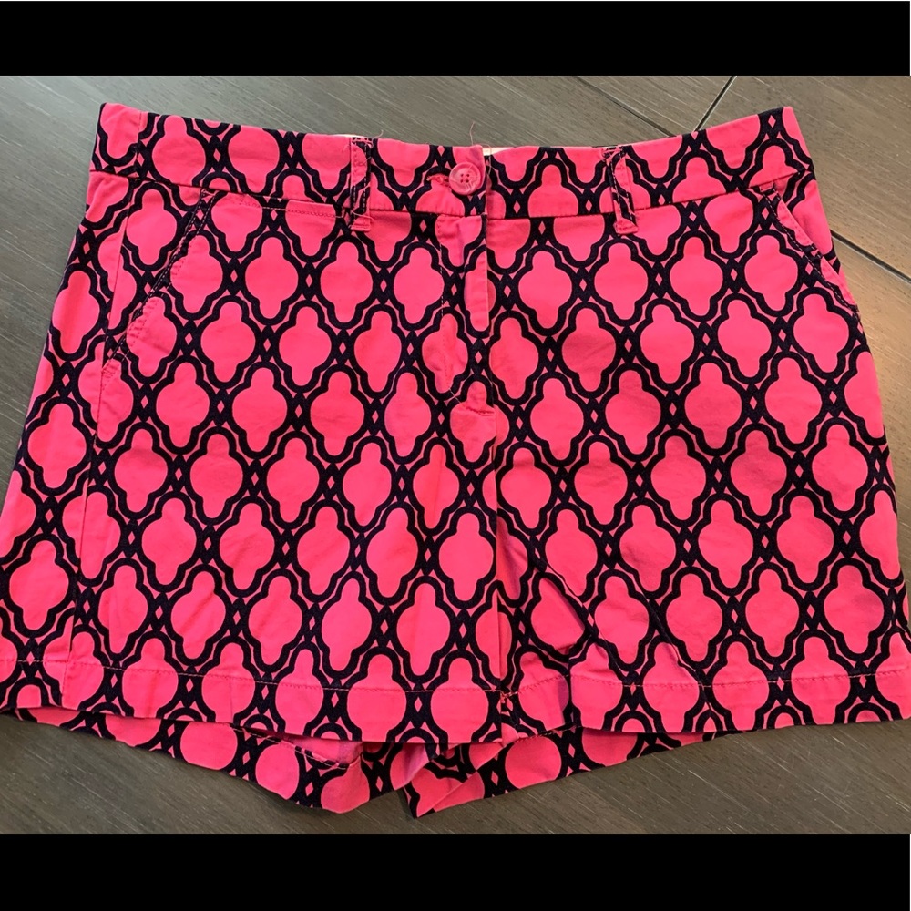 Crown & Ivy pink with navy shorts 5” inseam size12
